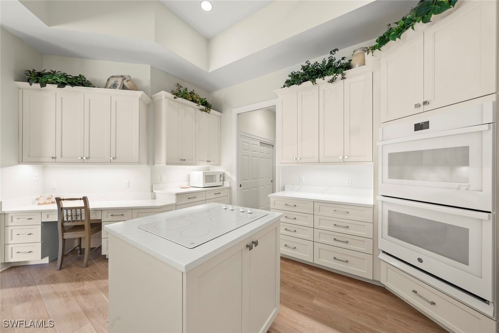 Sanibel, Florida, 33957, United States, 4 Bedrooms Bedrooms, ,3 BathroomsBathrooms,Residential,Forsale,1886413