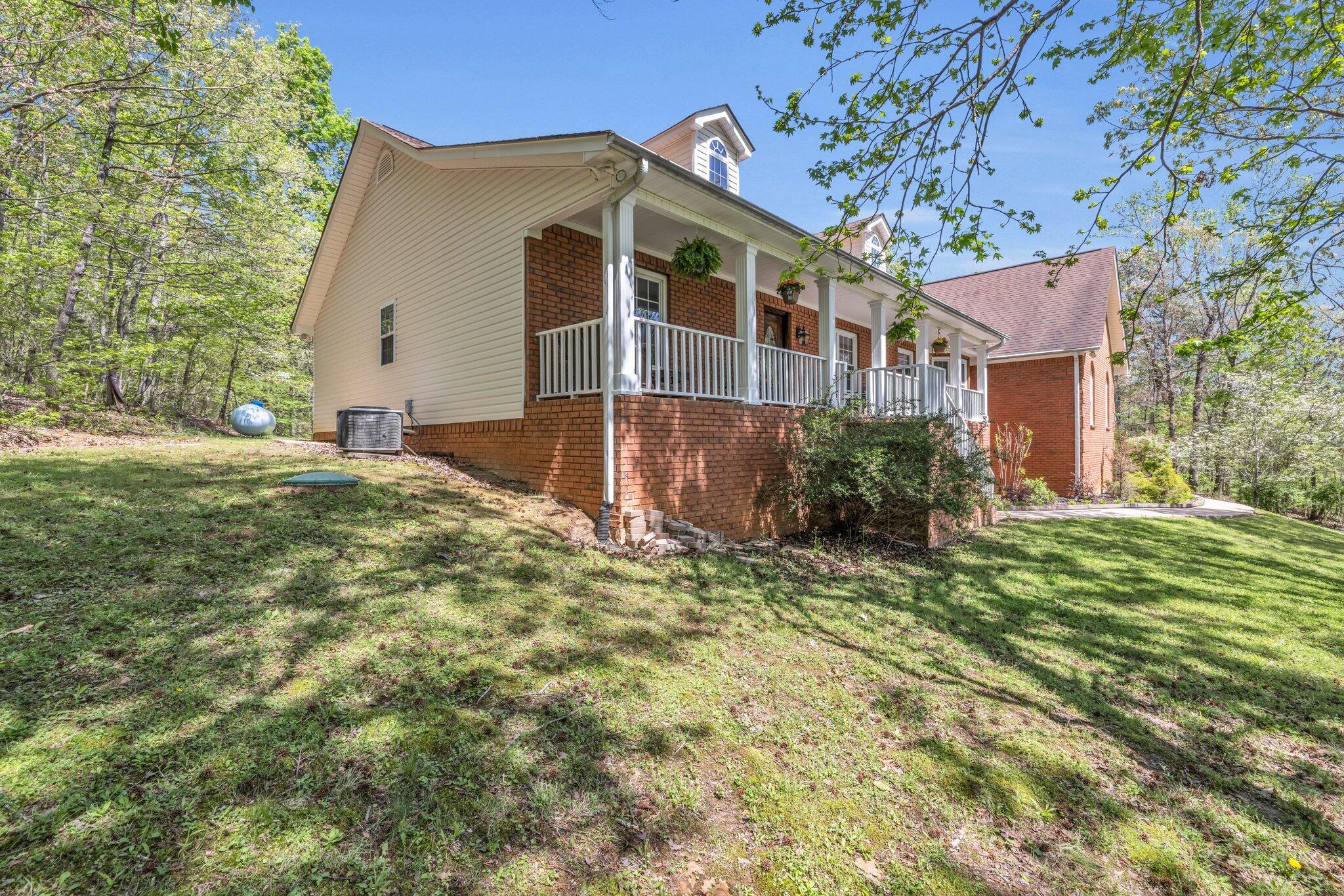 Chattanooga, Tennessee, 37419, United States, 4 Bedrooms Bedrooms, ,3 BathroomsBathrooms,Residential,Forsale,1894443
