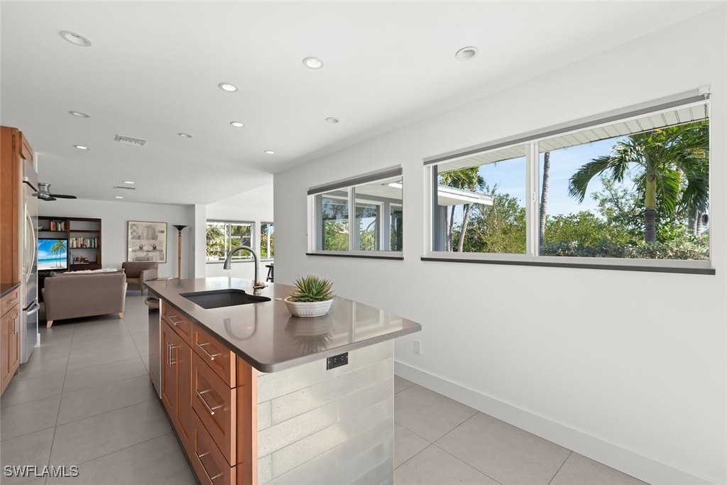 Captiva, Florida, 33924, United States, 3 Bedrooms Bedrooms, ,3.5 BathroomsBathrooms,Residential,Forsale,1886393