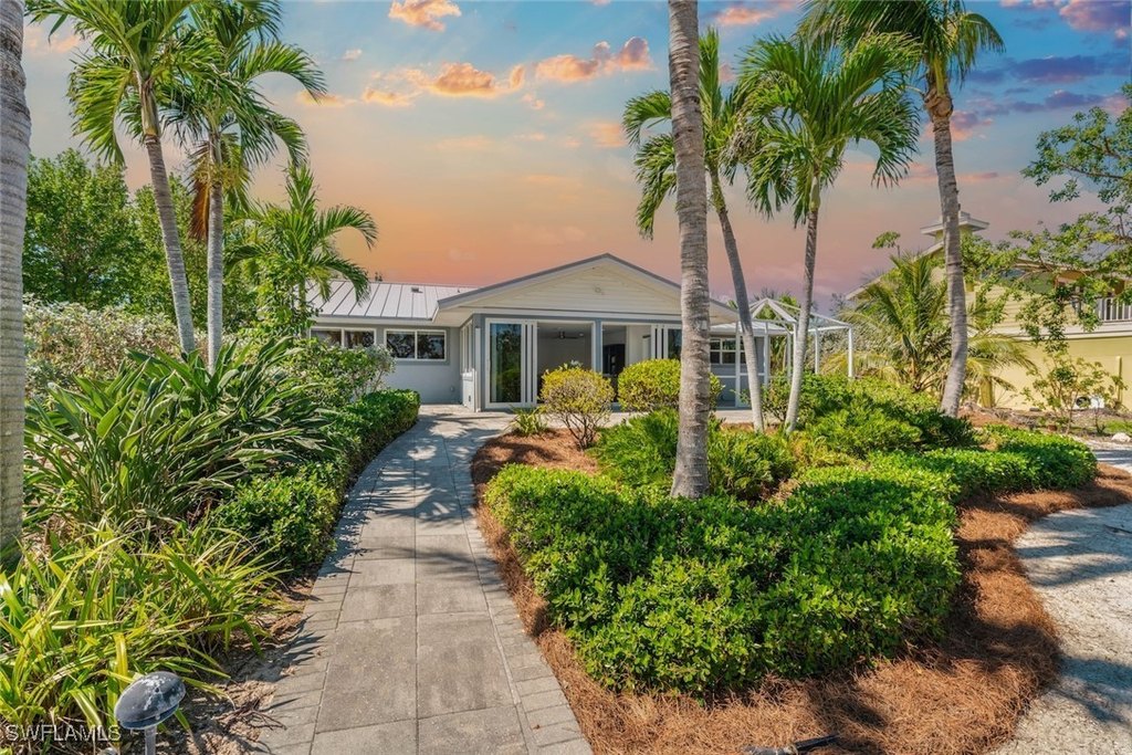 Captiva, Florida, 33924, United States, 3 Bedrooms Bedrooms, ,3.5 BathroomsBathrooms,Residential,Forsale,1886393