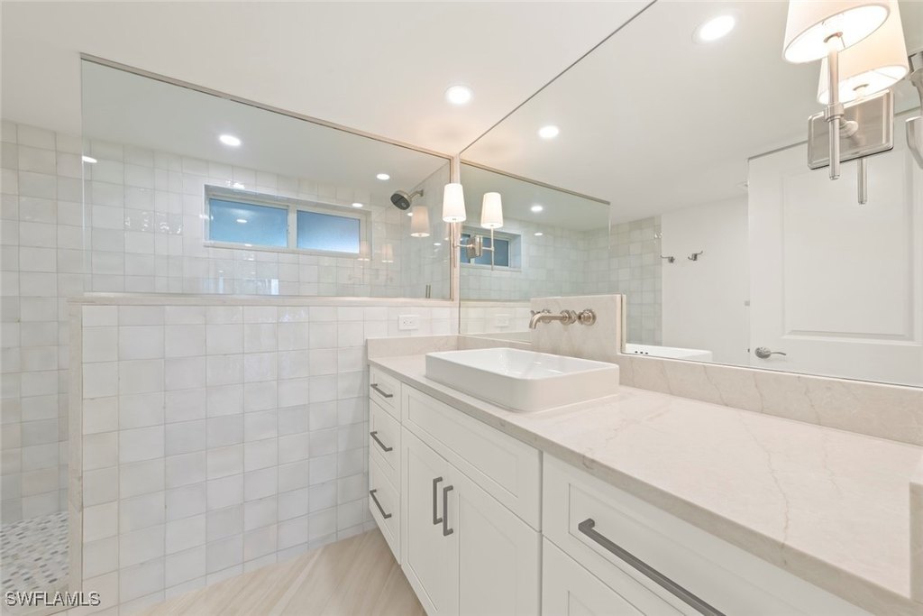 Sanibel, Florida, 33957, United States, 2 Bedrooms Bedrooms, ,2 BathroomsBathrooms,Residential,Forsale,1886387