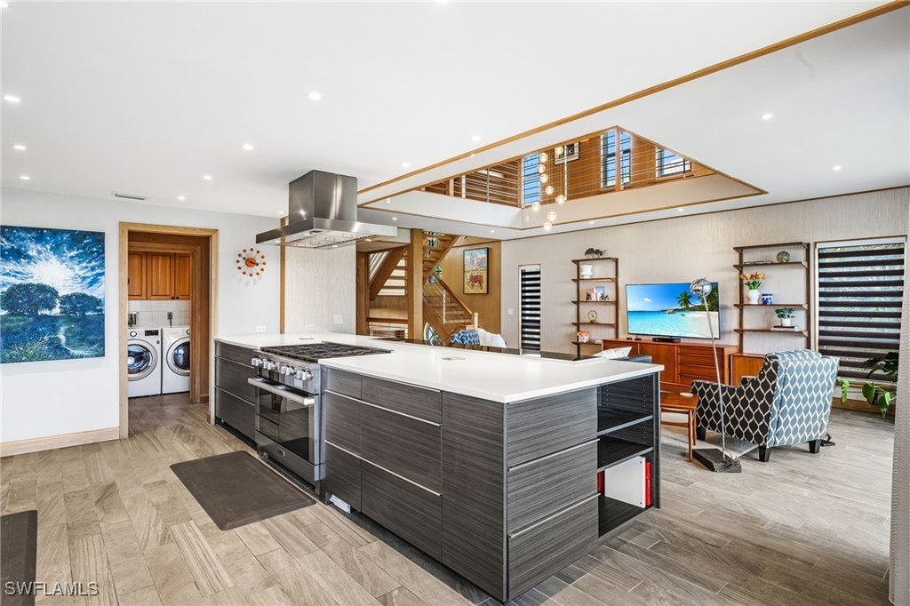 Sanibel, Florida, 33957, United States, 4 Bedrooms Bedrooms, ,4.5 BathroomsBathrooms,Residential,Forsale,1971933