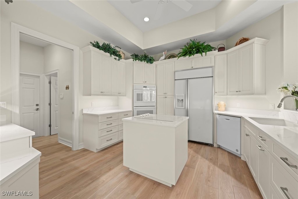 Sanibel, Florida, 33957, United States, 4 Bedrooms Bedrooms, ,3 BathroomsBathrooms,Residential,Forsale,1886413