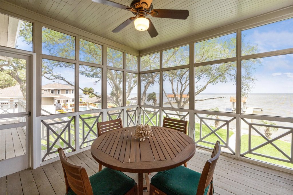 La Porte, Texas, 77571, United States, 5 Bedrooms Bedrooms, ,5.5 BathroomsBathrooms,Residential,Forsale,1954149