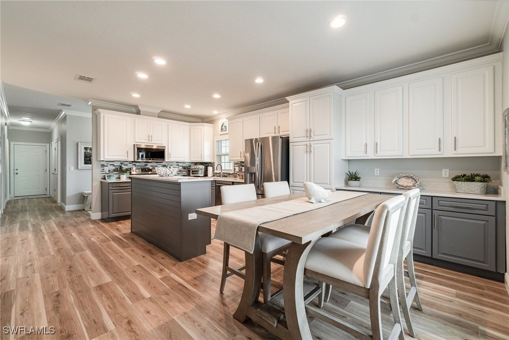 Fort Myers Beach, Florida, 33931, United States, 2 Bedrooms Bedrooms, ,2 BathroomsBathrooms,Residential,Forsale,2004772