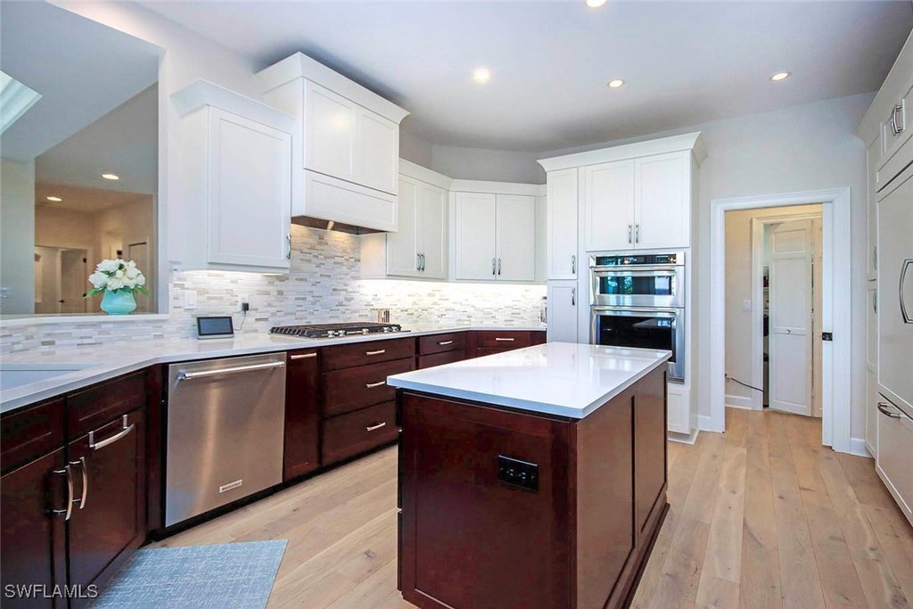 Sanibel, Florida, 33957, United States, 3 Bedrooms Bedrooms, ,3.5 BathroomsBathrooms,Residential,Forsale,1971941