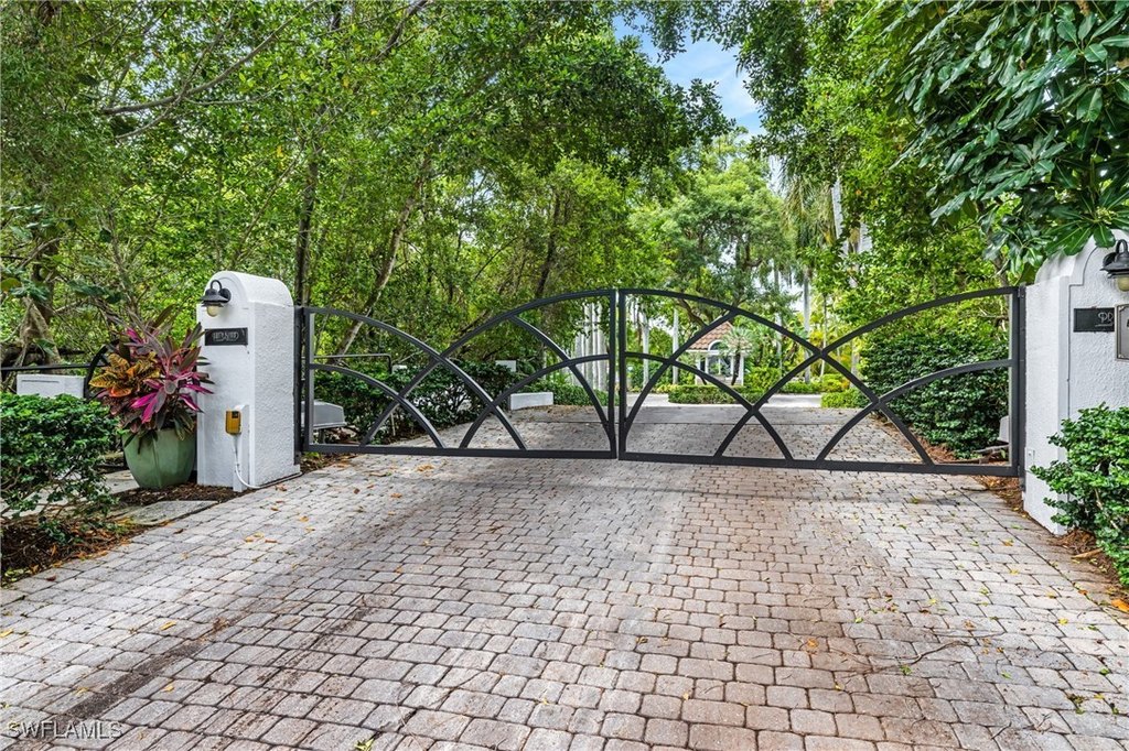 Sanibel, Florida, 33957, United States, 4 Bedrooms Bedrooms, ,4.5 BathroomsBathrooms,Residential,Forsale,1971933