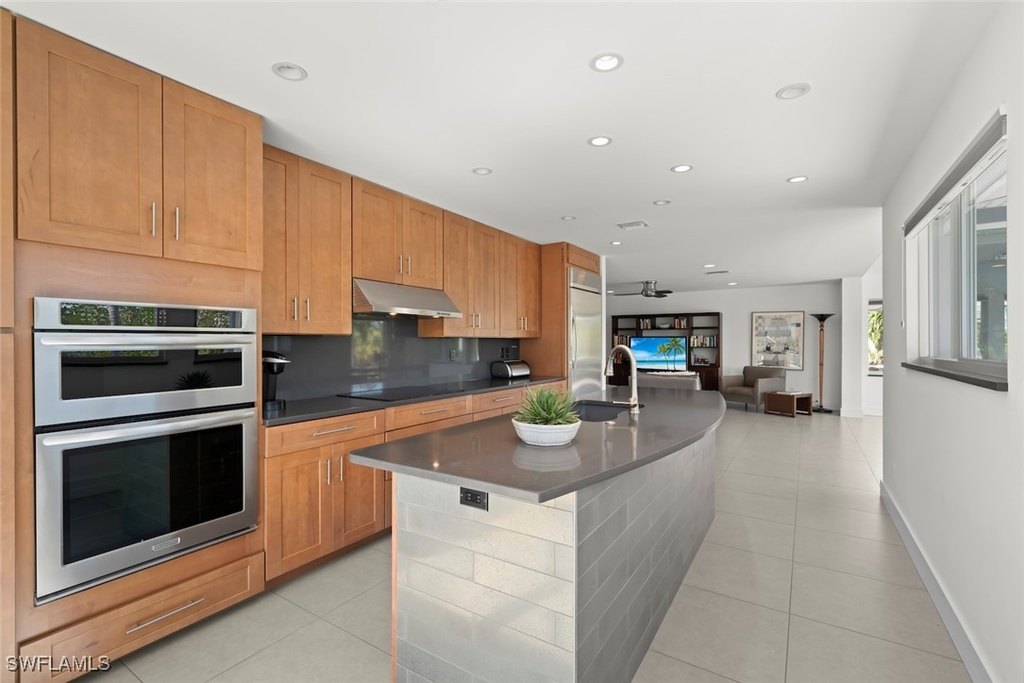 Captiva, Florida, 33924, United States, 3 Bedrooms Bedrooms, ,3.5 BathroomsBathrooms,Residential,Forsale,1886393