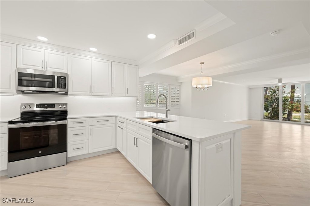 Sanibel, Florida, 33957, United States, 2 Bedrooms Bedrooms, ,2 BathroomsBathrooms,Residential,Forsale,1886387