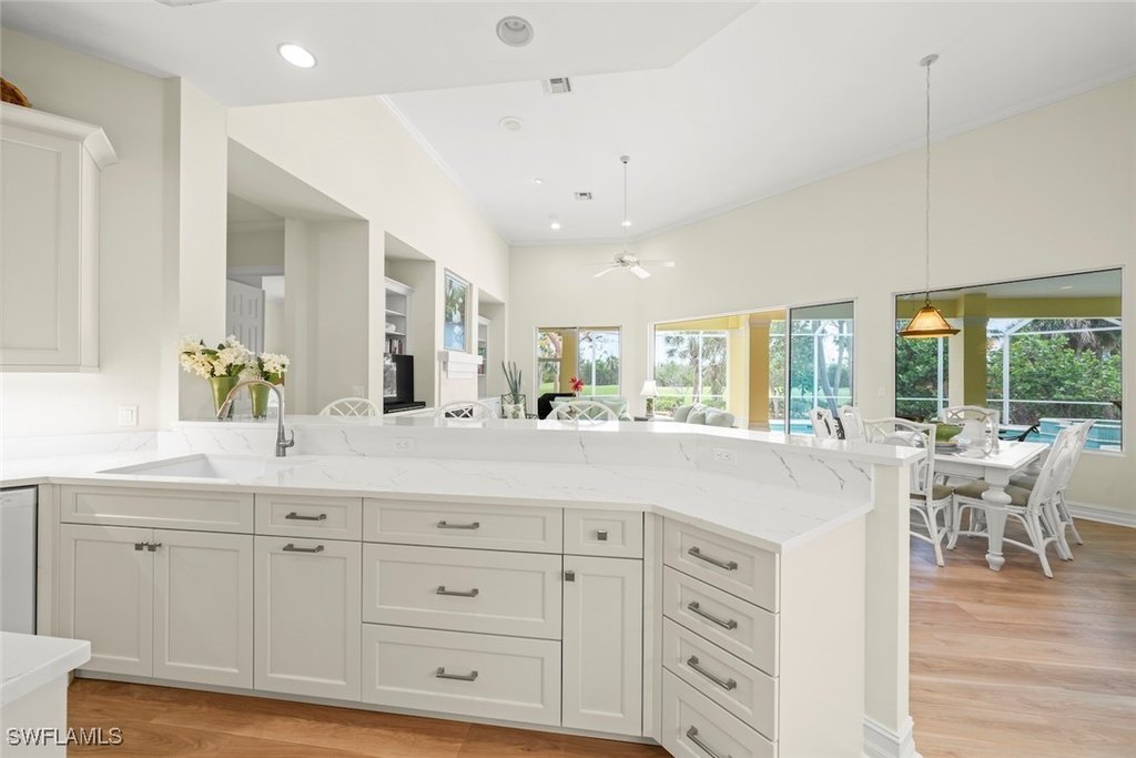 Sanibel, Florida, 33957, United States, 4 Bedrooms Bedrooms, ,3 BathroomsBathrooms,Residential,Forsale,1886413