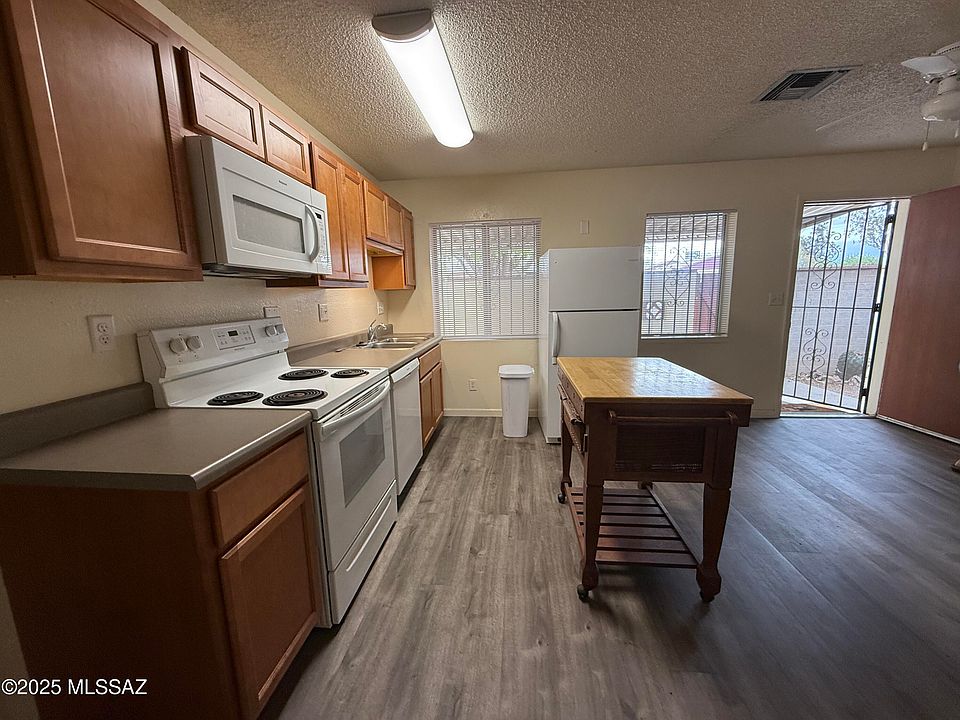 Tucson, Arizona, 85719, United States, 3 Bedrooms Bedrooms, ,2 BathroomsBathrooms,Residential,Forsale,1893883