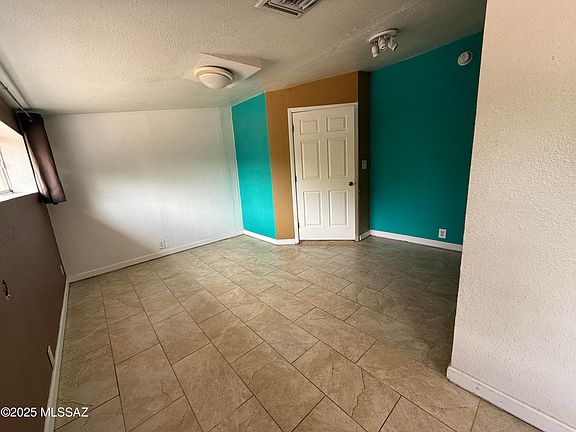 Tucson, Arizona, 85719, United States, 3 Bedrooms Bedrooms, ,2 BathroomsBathrooms,Residential,Forsale,1893883
