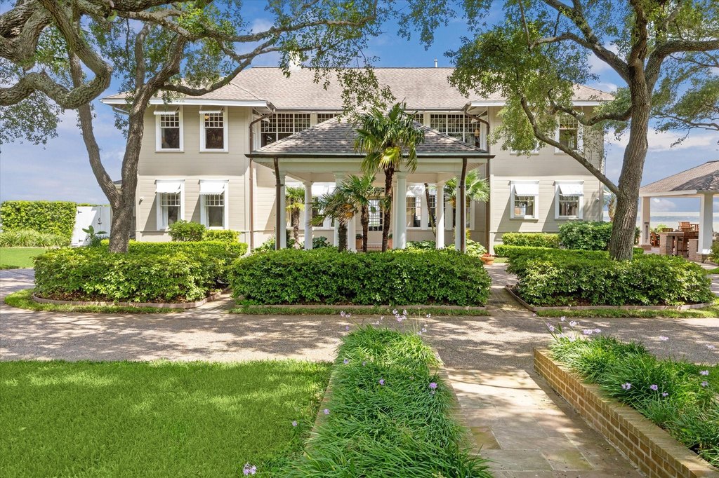 La Porte, Texas, 77571, United States, 5 Bedrooms Bedrooms, ,5.5 BathroomsBathrooms,Residential,Forsale,1954149