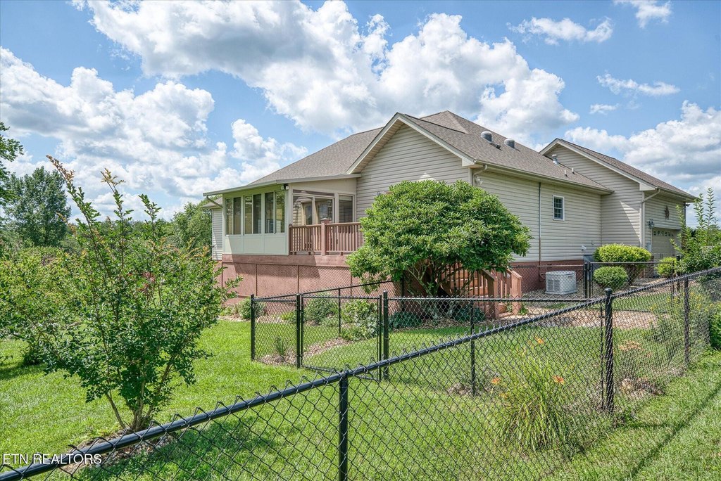 Crossville, Tennessee, 38555, United States, 3 Bedrooms Bedrooms, ,2.5 BathroomsBathrooms,Residential,Forsale,1929846
