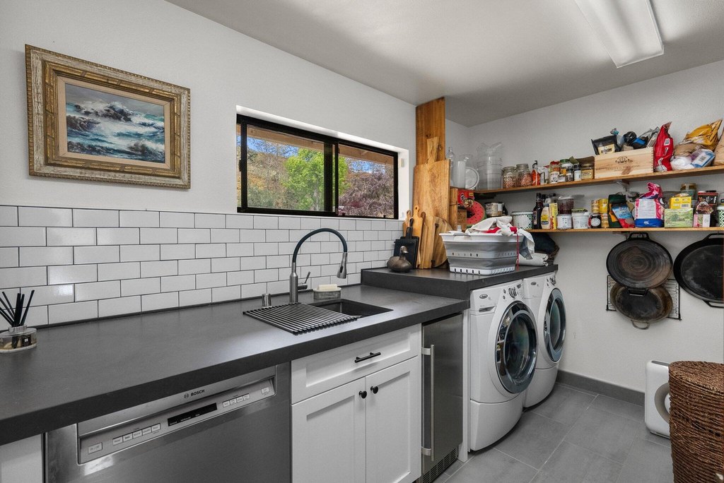 GOLETA, California, 93117, United States, 5 Bedrooms Bedrooms, ,4.5 BathroomsBathrooms,Residential,Forsale,1909547