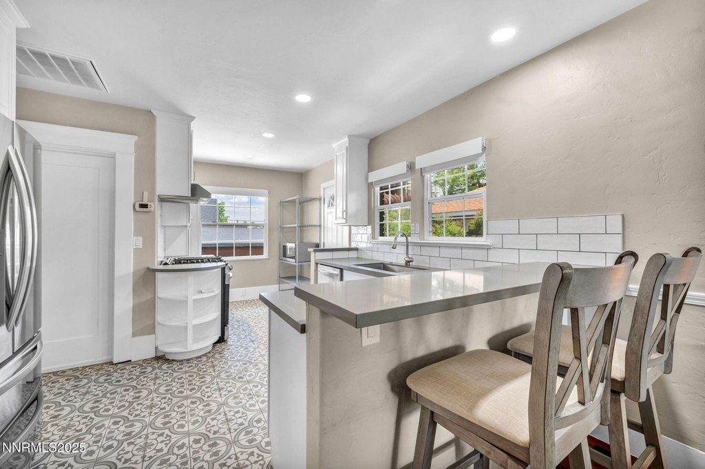 Reno, Nevada, 89503, United States, 2 Bedrooms Bedrooms, ,1 BathroomBathrooms,Residential,Forsale,1993740