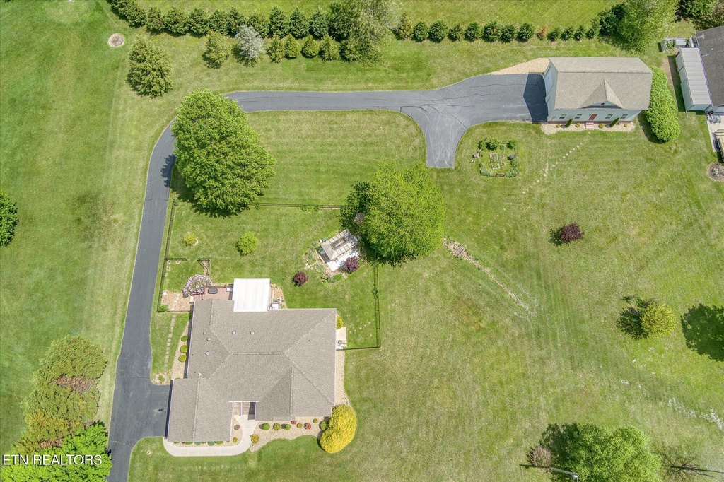 Crossville, Tennessee, 38555, United States, 3 Bedrooms Bedrooms, ,2.5 BathroomsBathrooms,Residential,Forsale,1929846