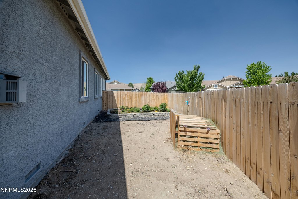Sparks, Nevada, 89436, United States, 3 Bedrooms Bedrooms, ,2 BathroomsBathrooms,Residential,Forsale,1910317