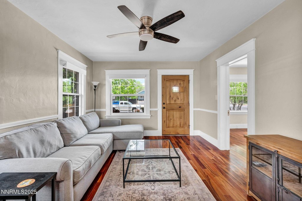 Reno, Nevada, 89503, United States, 2 Bedrooms Bedrooms, ,1 BathroomBathrooms,Residential,Forsale,1993740