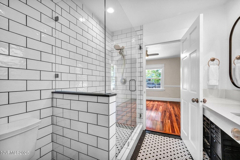 Reno, Nevada, 89503, United States, 2 Bedrooms Bedrooms, ,1 BathroomBathrooms,Residential,Forsale,1993740