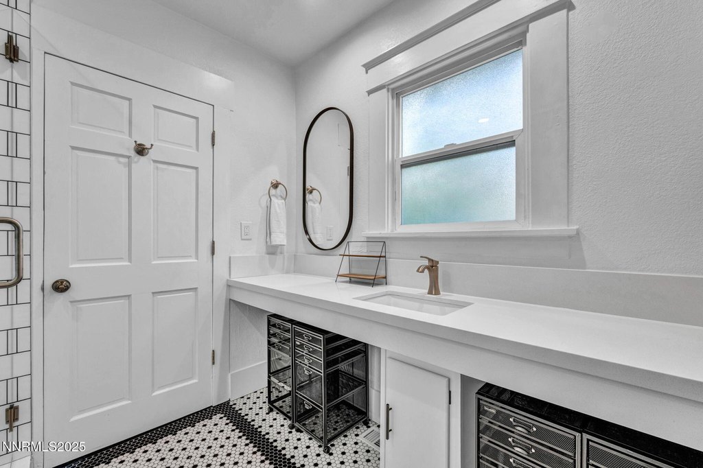 Reno, Nevada, 89503, United States, 2 Bedrooms Bedrooms, ,1 BathroomBathrooms,Residential,Forsale,1993740