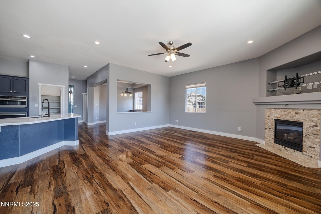 Sparks, Nevada, 89436, United States, 3 Bedrooms Bedrooms, ,2 BathroomsBathrooms,Residential,Forsale,1910317