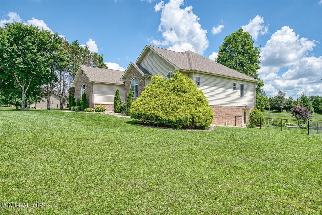 Crossville, Tennessee, 38555, United States, 3 Bedrooms Bedrooms, ,2.5 BathroomsBathrooms,Residential,Forsale,1929846
