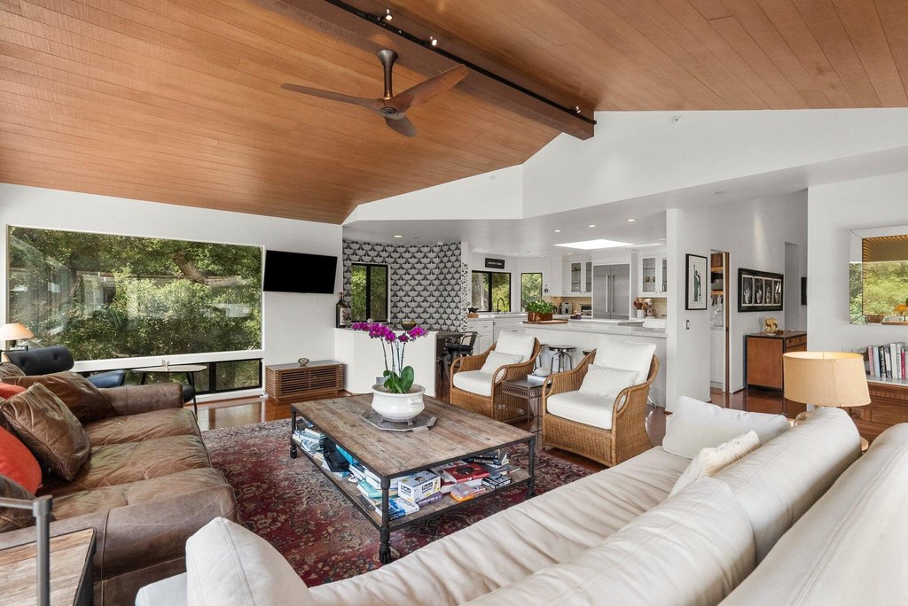 GOLETA, California, 93117, United States, 5 Bedrooms Bedrooms, ,4.5 BathroomsBathrooms,Residential,Forsale,1909547