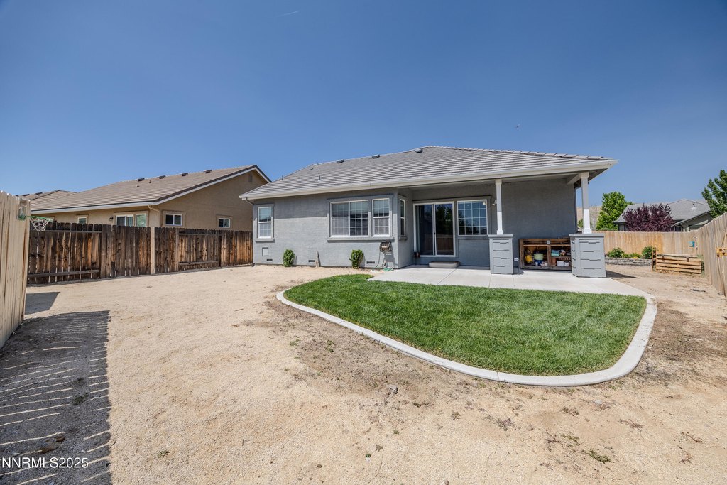 Sparks, Nevada, 89436, United States, 3 Bedrooms Bedrooms, ,2 BathroomsBathrooms,Residential,Forsale,1910317