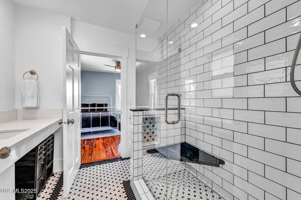 Reno, Nevada, 89503, United States, 2 Bedrooms Bedrooms, ,1 BathroomBathrooms,Residential,Forsale,1993740