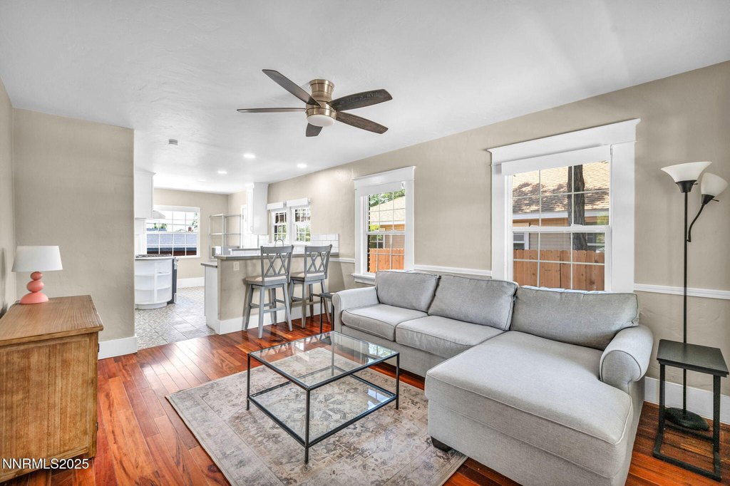 Reno, Nevada, 89503, United States, 2 Bedrooms Bedrooms, ,1 BathroomBathrooms,Residential,Forsale,1993740