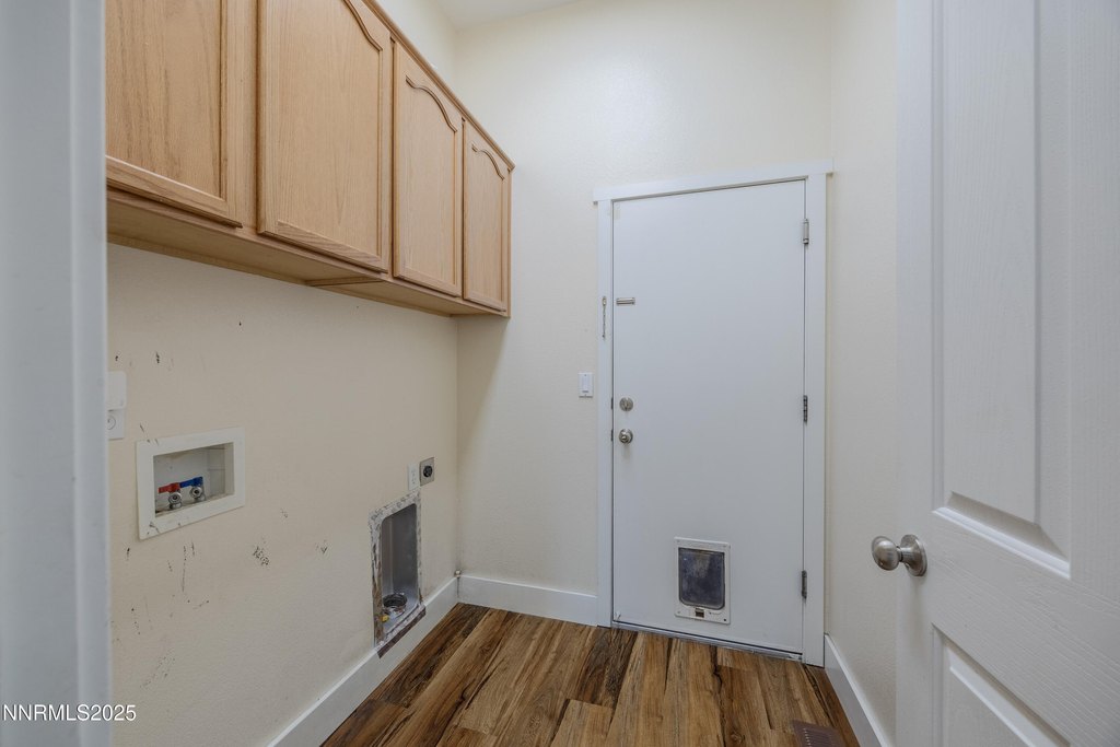 Sparks, Nevada, 89436, United States, 3 Bedrooms Bedrooms, ,2 BathroomsBathrooms,Residential,Forsale,1910317