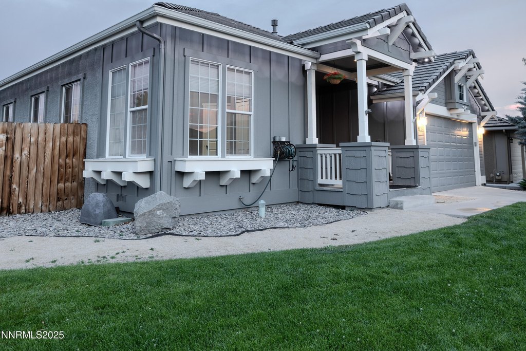 Sparks, Nevada, 89436, United States, 3 Bedrooms Bedrooms, ,2 BathroomsBathrooms,Residential,Forsale,1910317