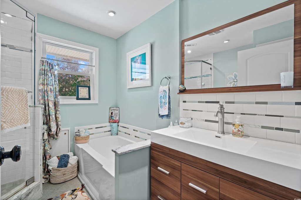 Myrtle Beach, South Carolina, 29577, United States, 4 Bedrooms Bedrooms, ,3.5 BathroomsBathrooms,Residential,Forsale,1900255