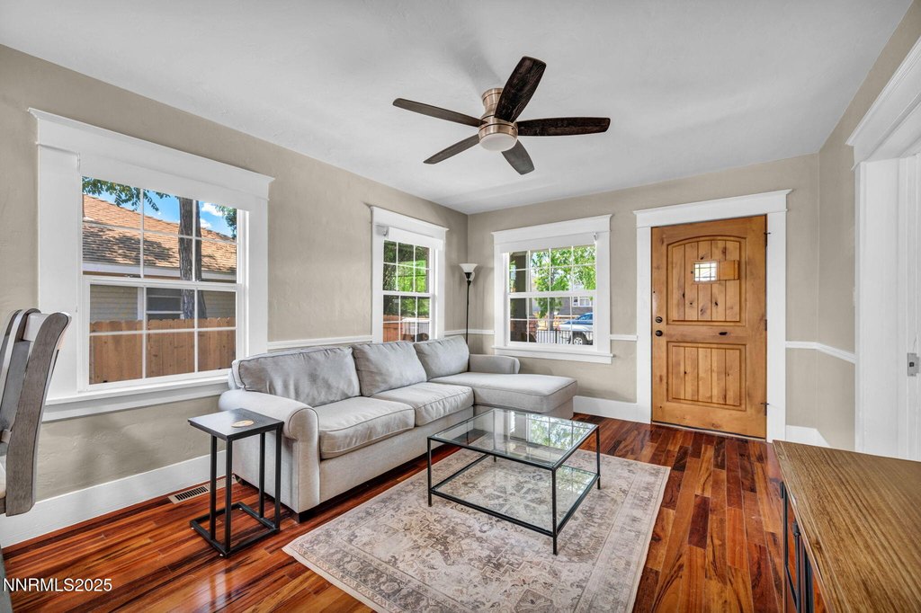 Reno, Nevada, 89503, United States, 2 Bedrooms Bedrooms, ,1 BathroomBathrooms,Residential,Forsale,1993740