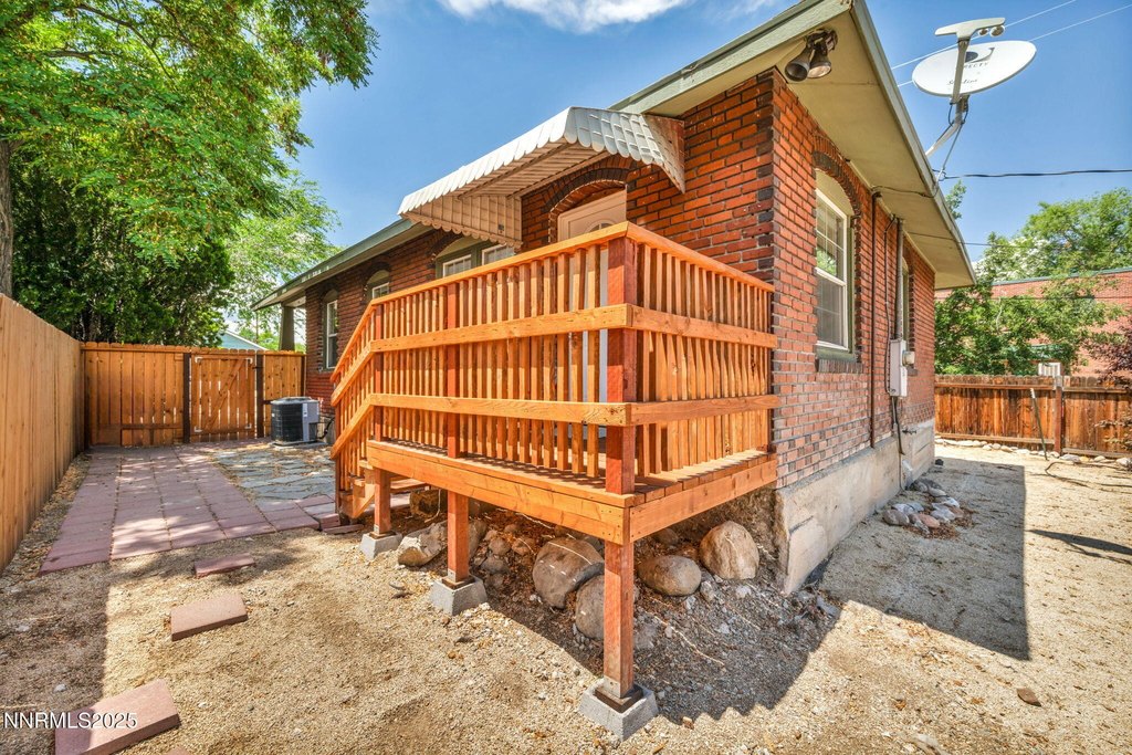 Reno, Nevada, 89503, United States, 2 Bedrooms Bedrooms, ,1 BathroomBathrooms,Residential,Forsale,1993740