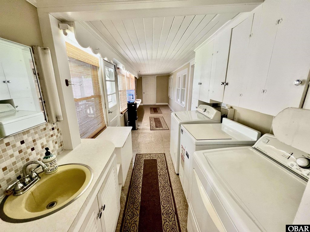 Manns Harbor, North Carolina, 27953, United States, 3 Bedrooms Bedrooms, ,2 BathroomsBathrooms,Residential,Forsale,1914385