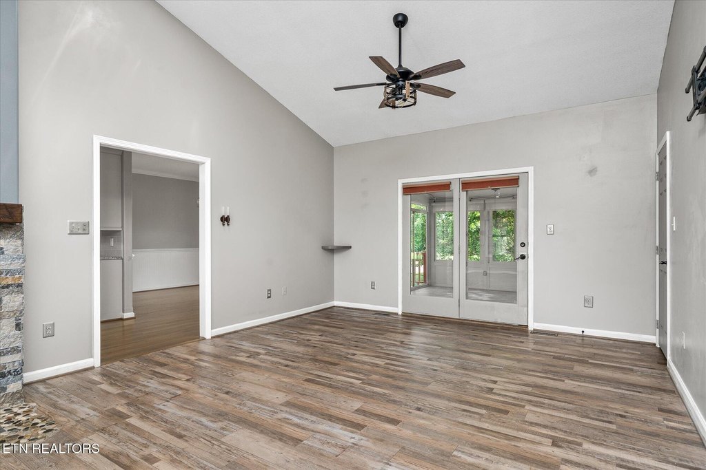 Crossville, Tennessee, 38555, United States, 3 Bedrooms Bedrooms, ,2.5 BathroomsBathrooms,Residential,Forsale,1929846