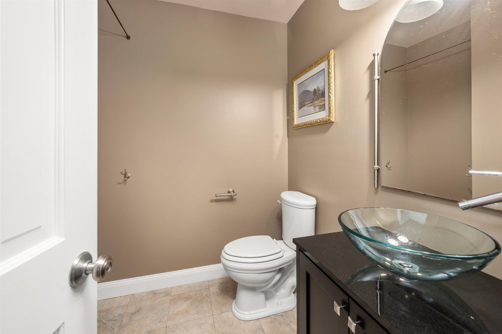 Laconia, New Hampshire, 03246, United States, 3 Bedrooms Bedrooms, ,2.5 BathroomsBathrooms,Residential,Forsale,1968474