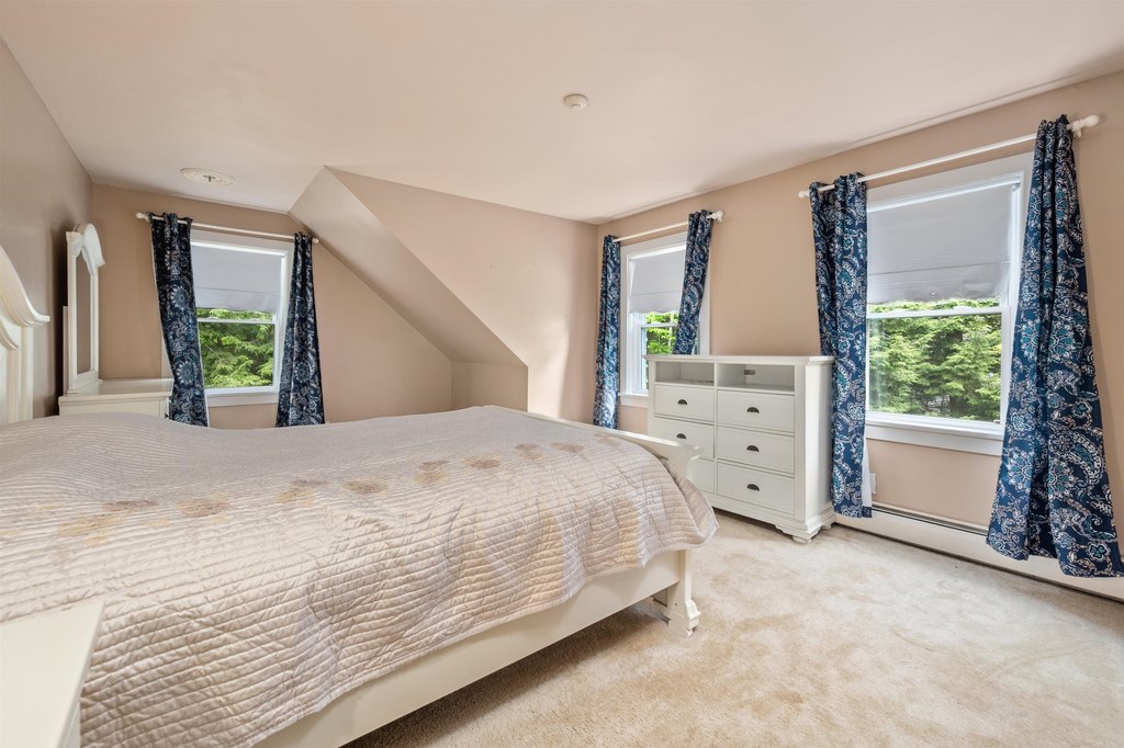 Laconia, New Hampshire, 03246, United States, 3 Bedrooms Bedrooms, ,2.5 BathroomsBathrooms,Residential,Forsale,1968474