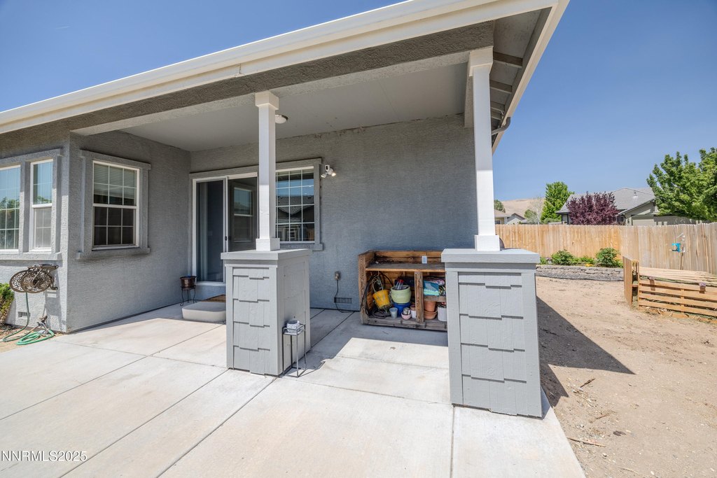 Sparks, Nevada, 89436, United States, 3 Bedrooms Bedrooms, ,2 BathroomsBathrooms,Residential,Forsale,1910317