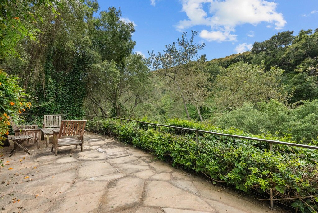 GOLETA, California, 93117, United States, 5 Bedrooms Bedrooms, ,4.5 BathroomsBathrooms,Residential,Forsale,1909547