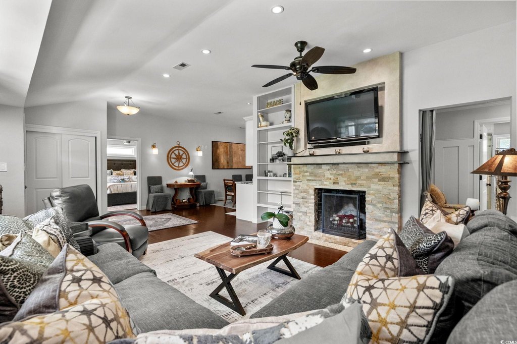 Myrtle Beach, South Carolina, 29577, United States, 4 Bedrooms Bedrooms, ,3.5 BathroomsBathrooms,Residential,Forsale,1900255