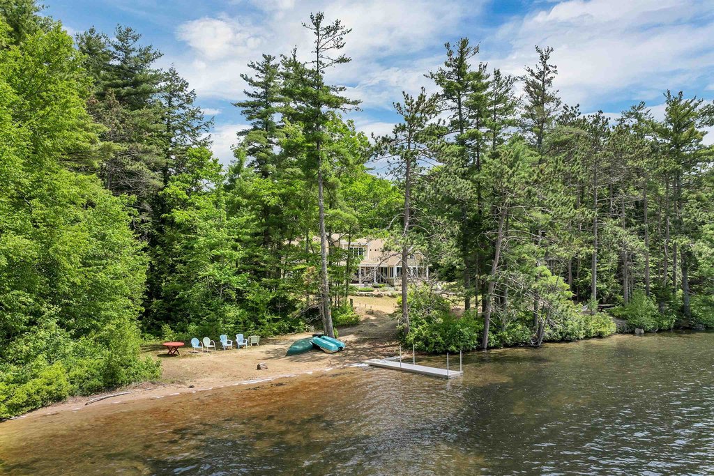 New Durham, New Hampshire, 03855, United States, 4 Bedrooms Bedrooms, ,3.5 BathroomsBathrooms,Residential,Forsale,1941222