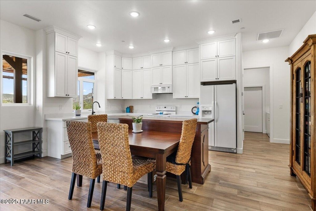 Prescott, Arizona, 86303, United States, 3 Bedrooms Bedrooms, ,2 BathroomsBathrooms,Residential,Forsale,1903165