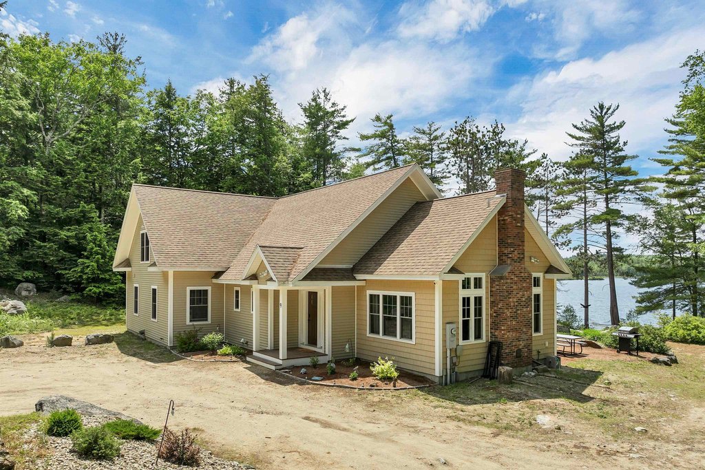 New Durham, New Hampshire, 03855, United States, 4 Bedrooms Bedrooms, ,3.5 BathroomsBathrooms,Residential,Forsale,1941222