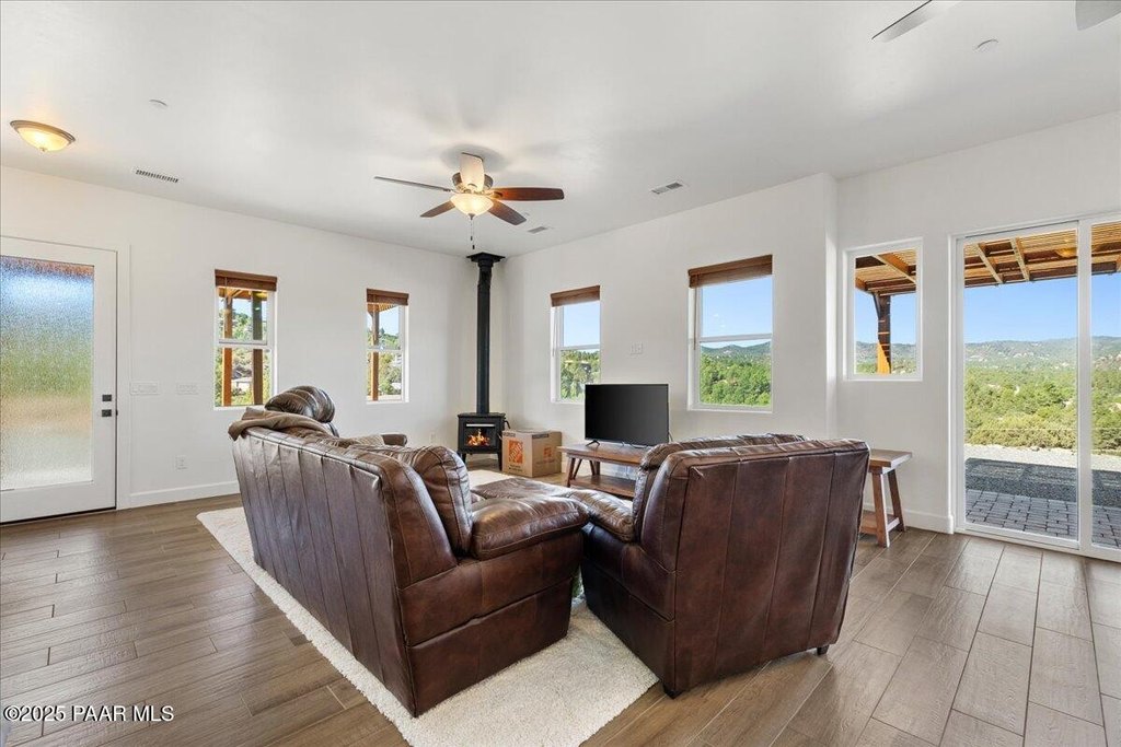 Prescott, Arizona, 86303, United States, 3 Bedrooms Bedrooms, ,2 BathroomsBathrooms,Residential,Forsale,1903165