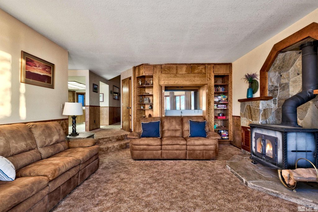 South Lake Tahoe, California, 96150, United States, 4 Bedrooms Bedrooms, ,3 BathroomsBathrooms,Residential,Forsale,1920160