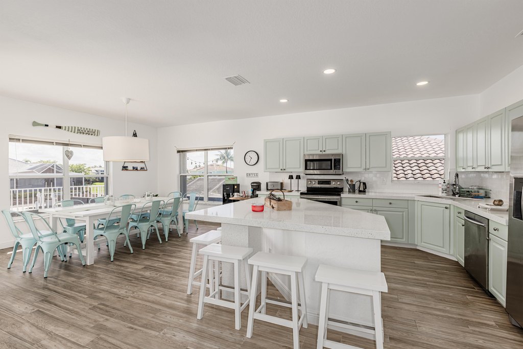 Marco Island, Florida, 34145, United States, 3 Bedrooms Bedrooms, ,2 BathroomsBathrooms,Residential,Forsale,1969872