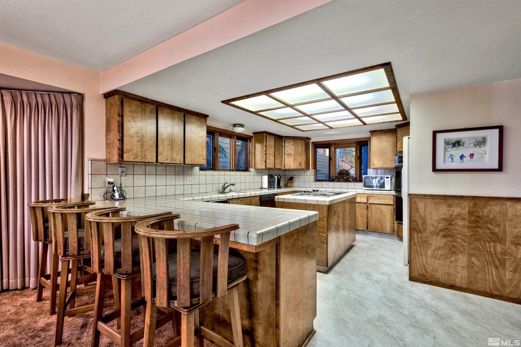 South Lake Tahoe, California, 96150, United States, 4 Bedrooms Bedrooms, ,3 BathroomsBathrooms,Residential,Forsale,1920160